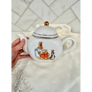 Beatrix Potter Peter Rabbit Ceramic Teapot – 1997 A Teubner Gift